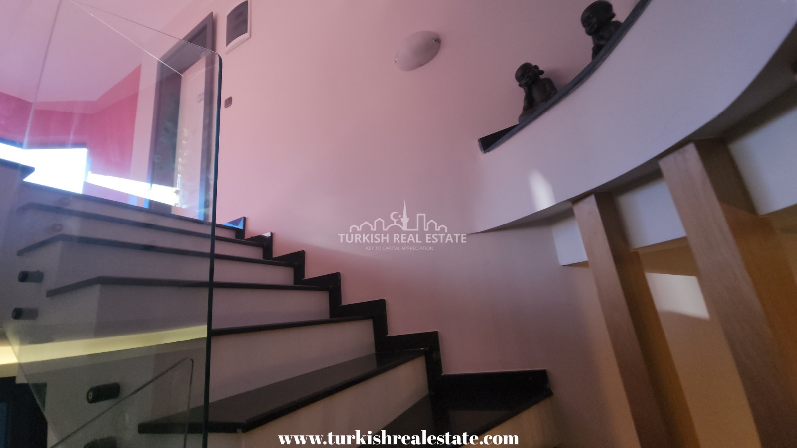 A Villa Where Luxury And Comfort Are Blended - 20