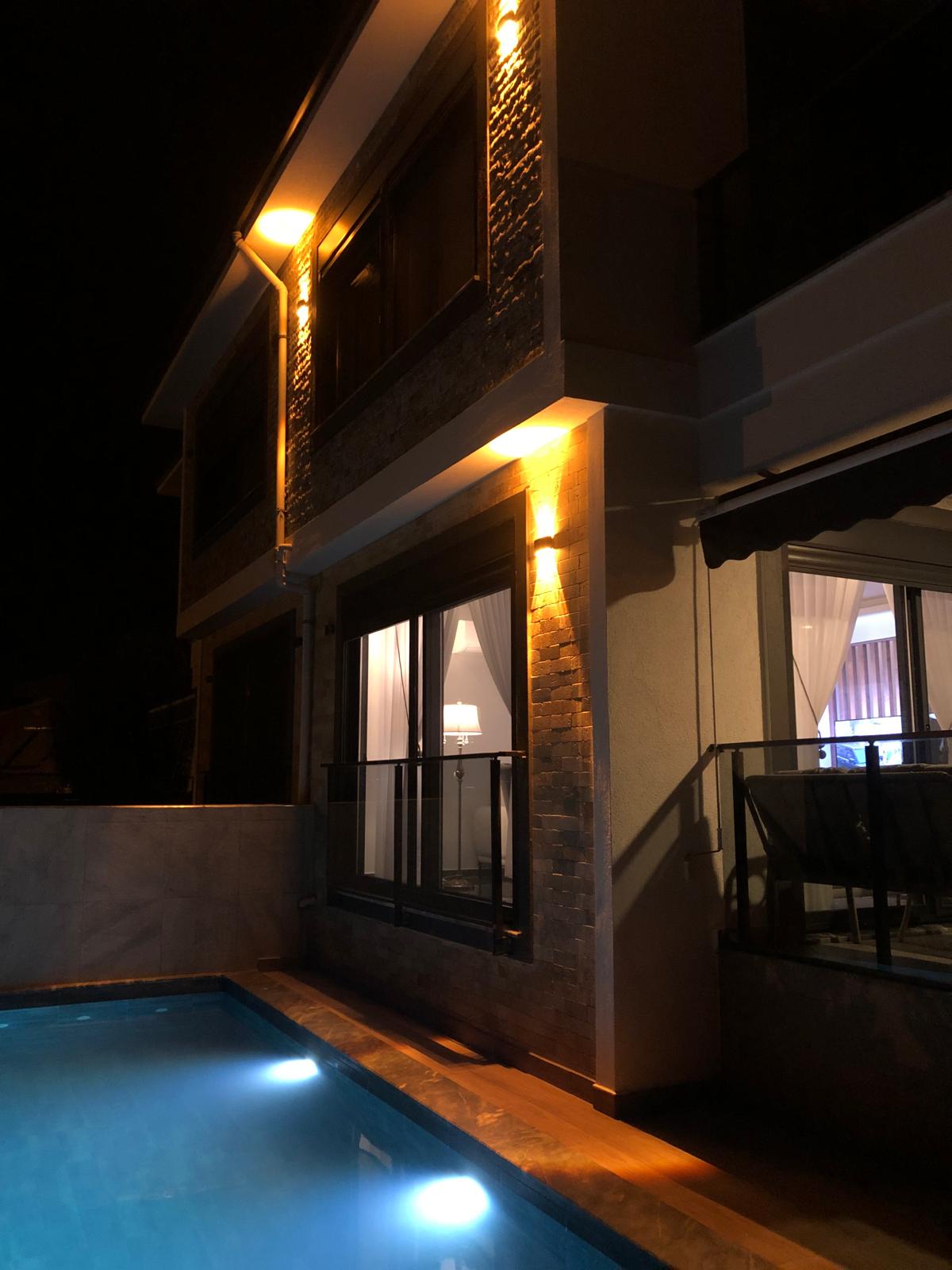 Immaculate Home Near Airport - 4